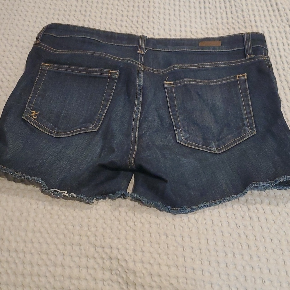 NWOT KUT from the Kloth Gidget Fray Jean Shorts Size 4 - Picture 4 of 5